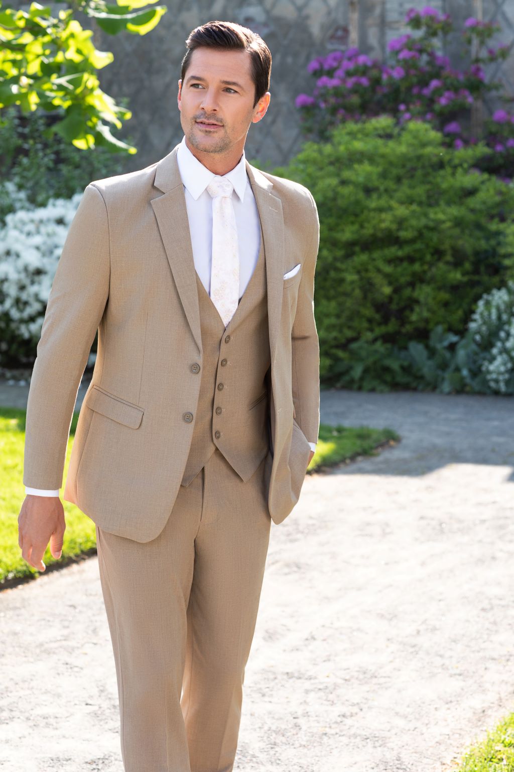 2 Button Camel Suit